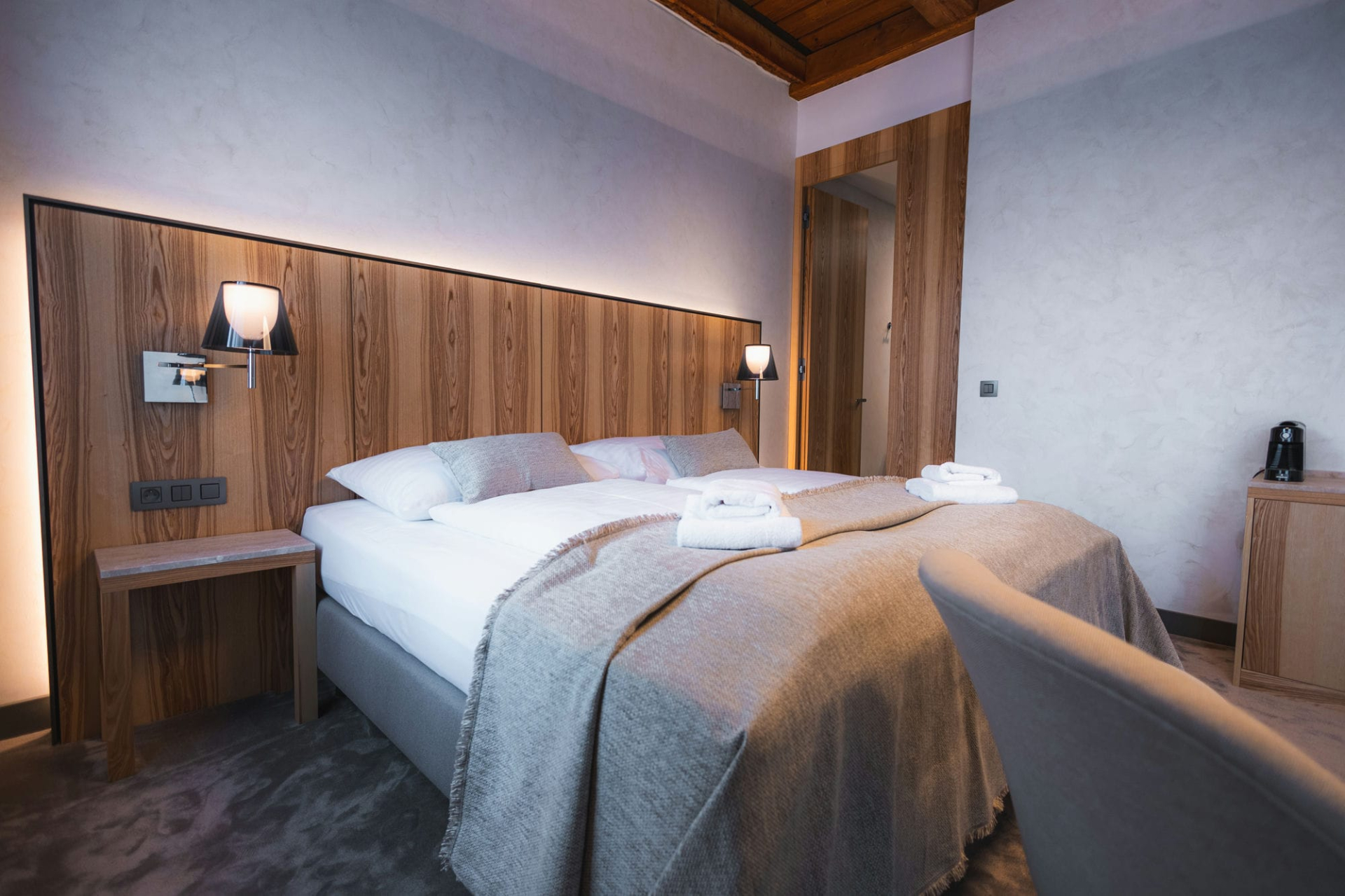 Superior Room — interiér izby v hoteli Albrecht